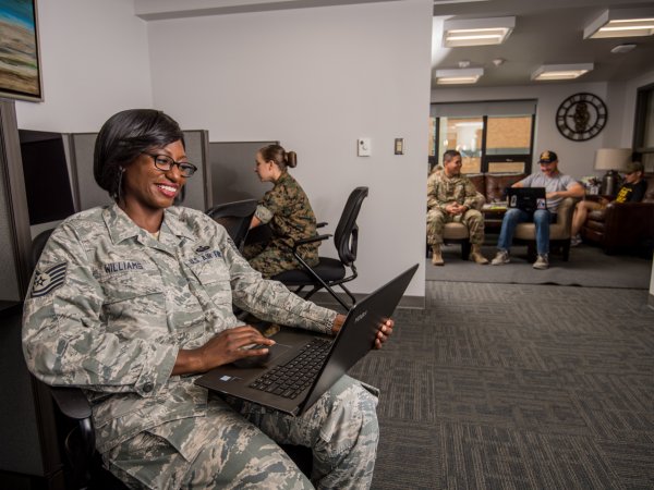 veteran on computer