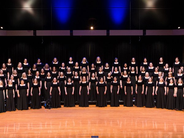 A group photo of Choralia Women's Chorus in 2023.