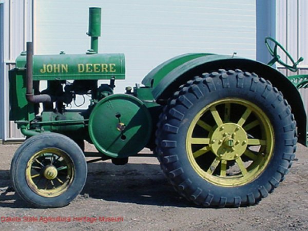 John Deere D 1926