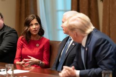 Governor Noem speaks to Governor Trump